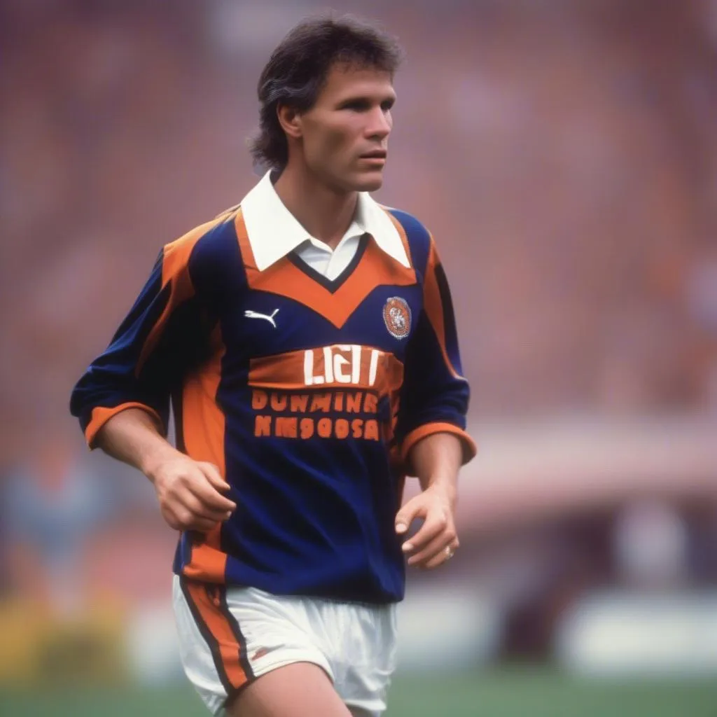 Marco van Basten với kiểu tóc đầu xù đặc trưng